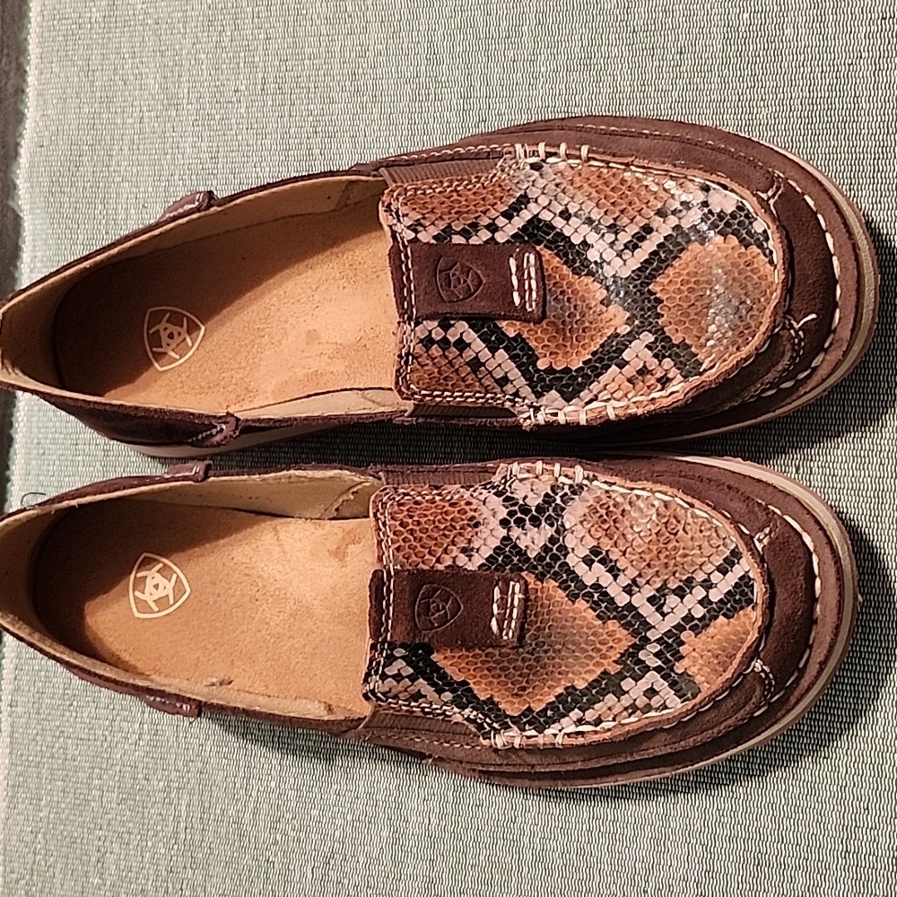 Ariat womans shoes 6.5